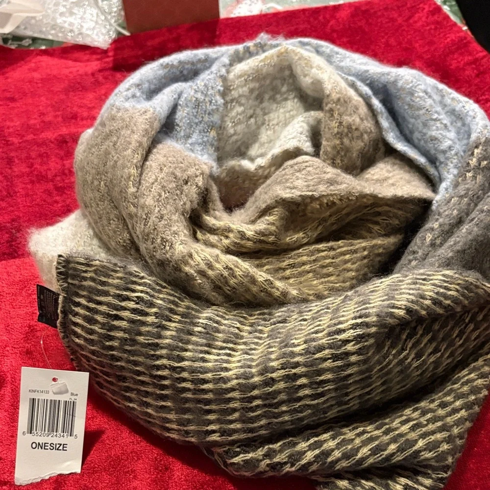 Cozy Beige and Blue Woven neck scarf doesn’t tie muffler new with tags